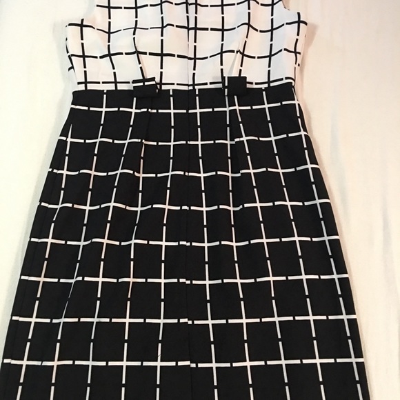 Dress in good condition - Picture 3 of 8